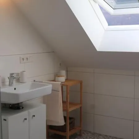 Helles Mit Balkon In Toplage! *