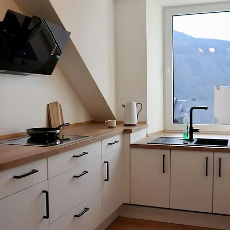 Apartment Helles Mit Balkon In Toplage! *