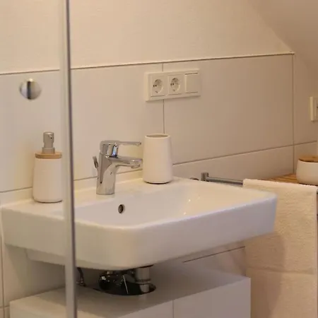 Apartment Helles Mit Balkon In Toplage! *