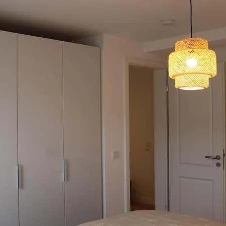 Helles Mit Balkon In Toplage! *