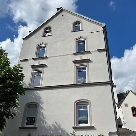 Helles Mit Balkon In Toplage!