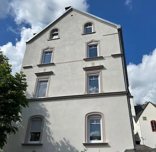 Helles Mit Balkon In Toplage!