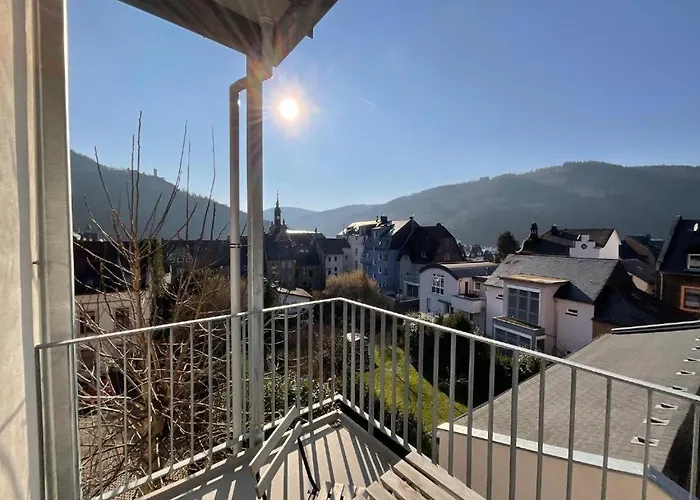 Helles Mit Balkon In Toplage!